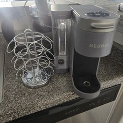 Keurig Coffee Maker + Metal Pod Holder