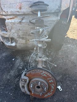 2018 Nissan Sentra Driver Side Left Front Suspension $200