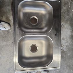 Dayton Single Hole Faucet Hole/ Double Compartment Stainless Kitchen Sink