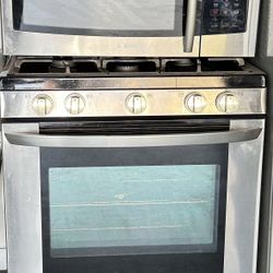 LG Stove & Samsung Over The Stove Microwave
