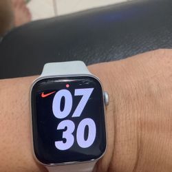 Apple Watch SE 44m