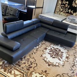 MODERN Black SECTIONAL - COMFY!!! 😍♥️