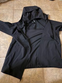 Lululemon Pacebreaker jacket and and joggers