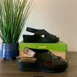 Earth Shoes Women’s Sunflower Black Leather Sandals SZ 9.5M 