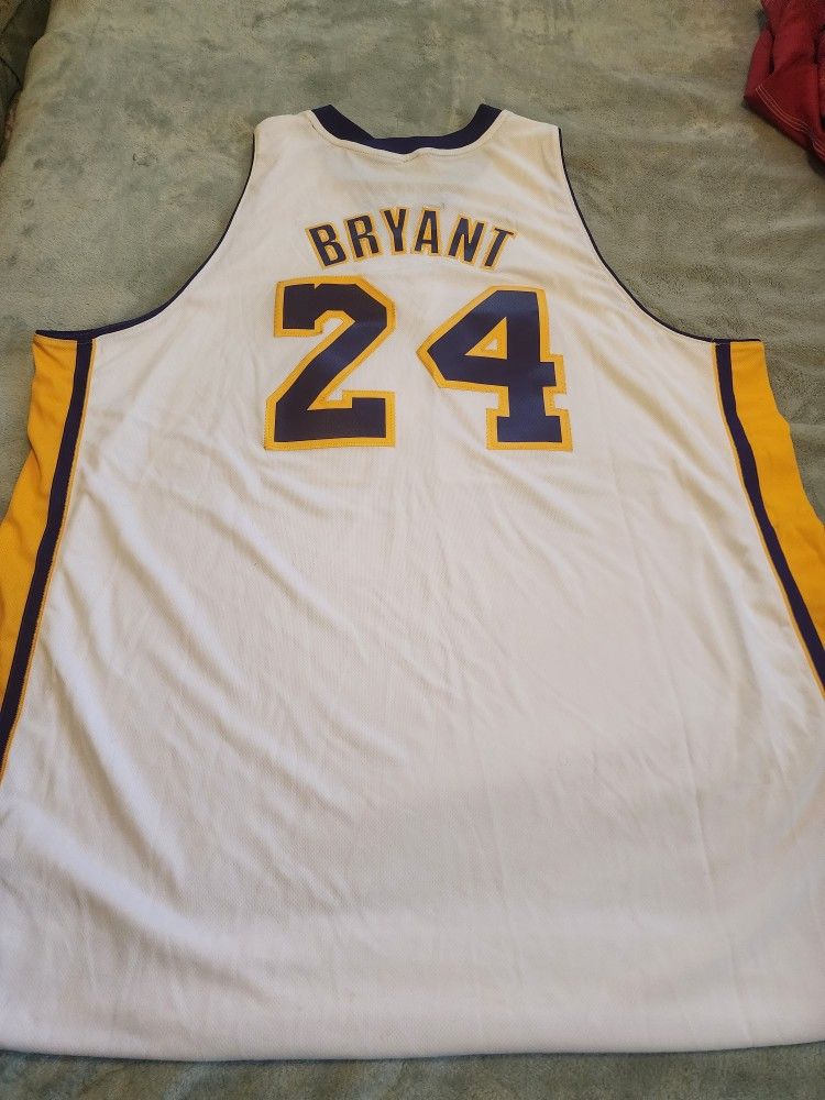 Los Angeles Lakers Blue Retro Throwback Kobe Bryant Jersey for Sale in  Mesa, AZ - OfferUp