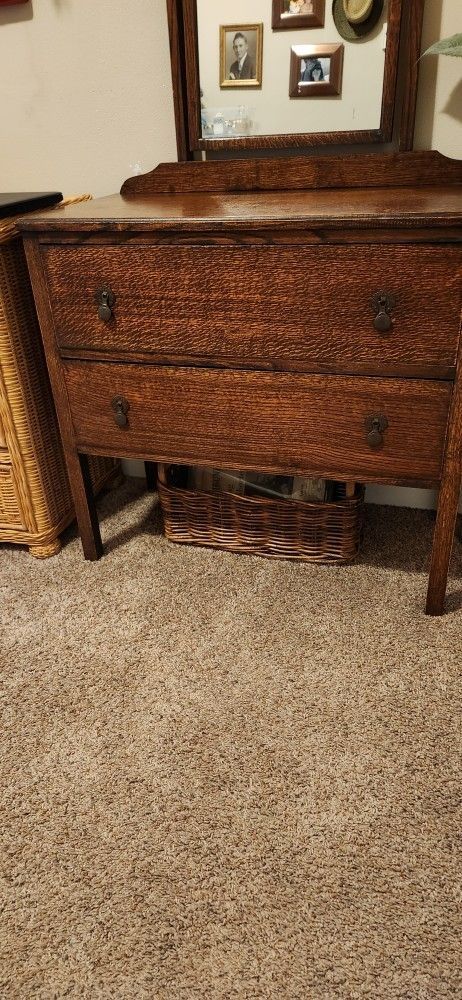Antique Chest 2 Drawers/Mirror