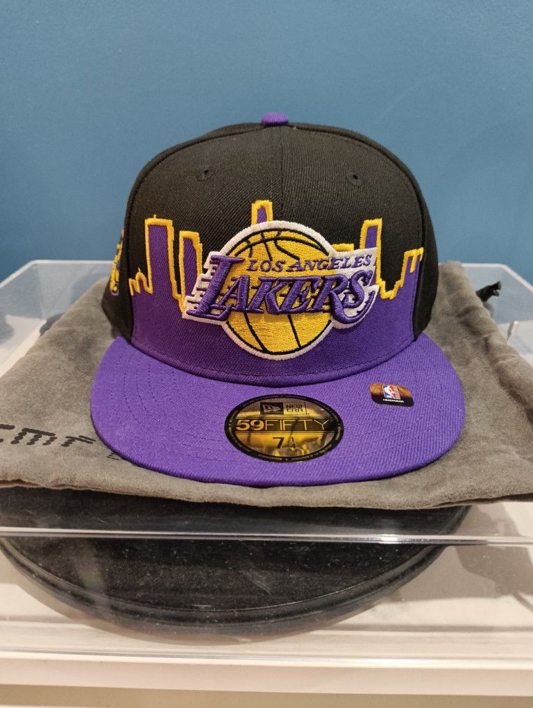 LA Lakers Fitted 7 1/4 Brand New 
