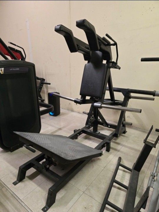 Arsenal strength power squat commercial gym equipment plate loaded workout fitness weight machine