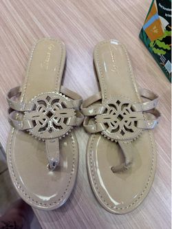 Circus NY size 9 beige sandals
