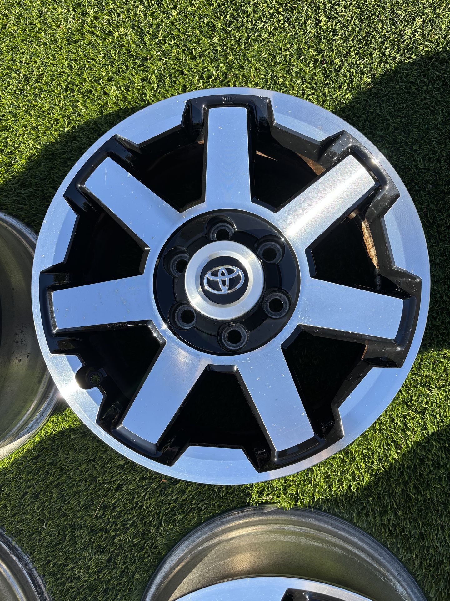 Toyota 4Runner / Tacoma TRD OFF-Road 17” Wheels - Includes lug nuts + Wheel locks ——— Toyota Rims