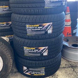235/40ZR18 Marca Blackhawk Nuevas Y Garantízadas 