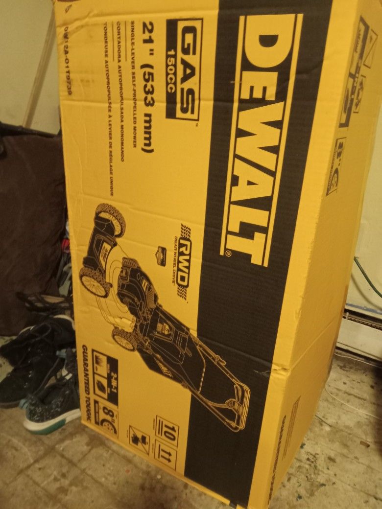 DeWalt Mower (Gas)