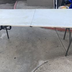 LIFETIME Plastic Table 