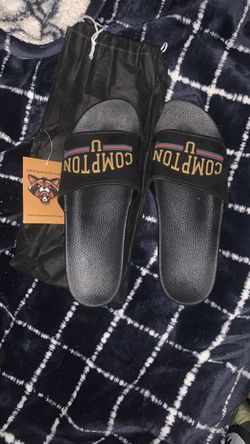 Compton U Slide Sandals with Bag