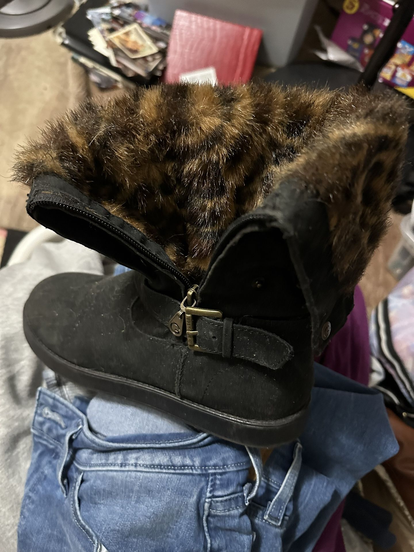Ladies GUESS Fur Lined Boots - Excellent Near New Condition 