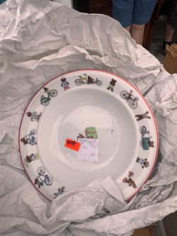 Ceramic Plate with Bear and Bicycle Pattern