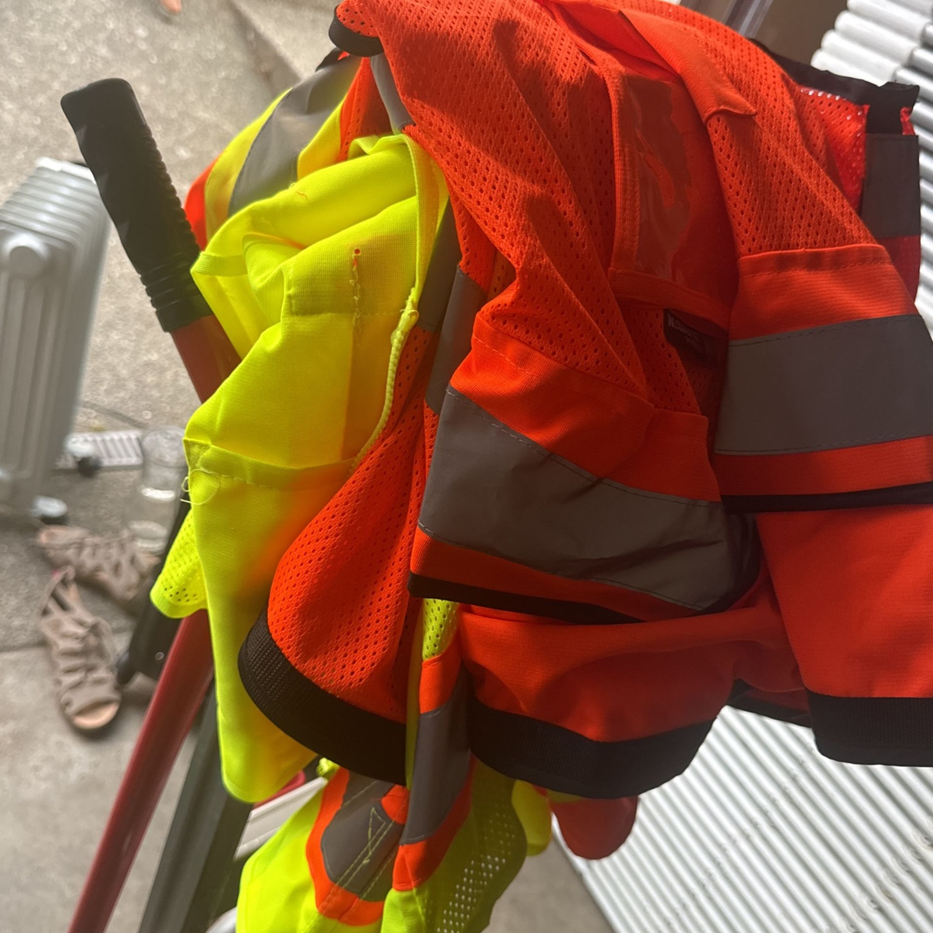 Safety Vest 🦺 FREE 
