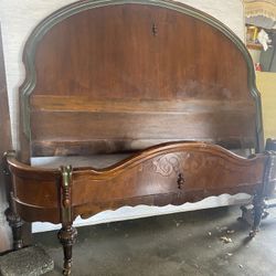 Antique Full Bed – Carved Detail, Turned Posts, Green Accents