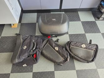 Motorcycle saddle bags