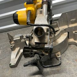 DeWalt Dws713 Compound Miter Saw