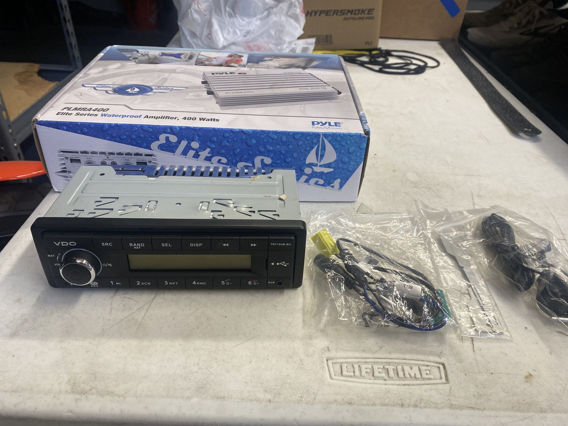 VDO Radio With 400 Amp Pyle Amplifier