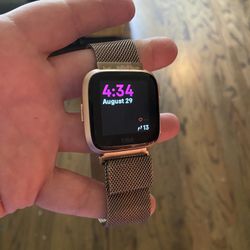 Used Fitbit Versa With Charger