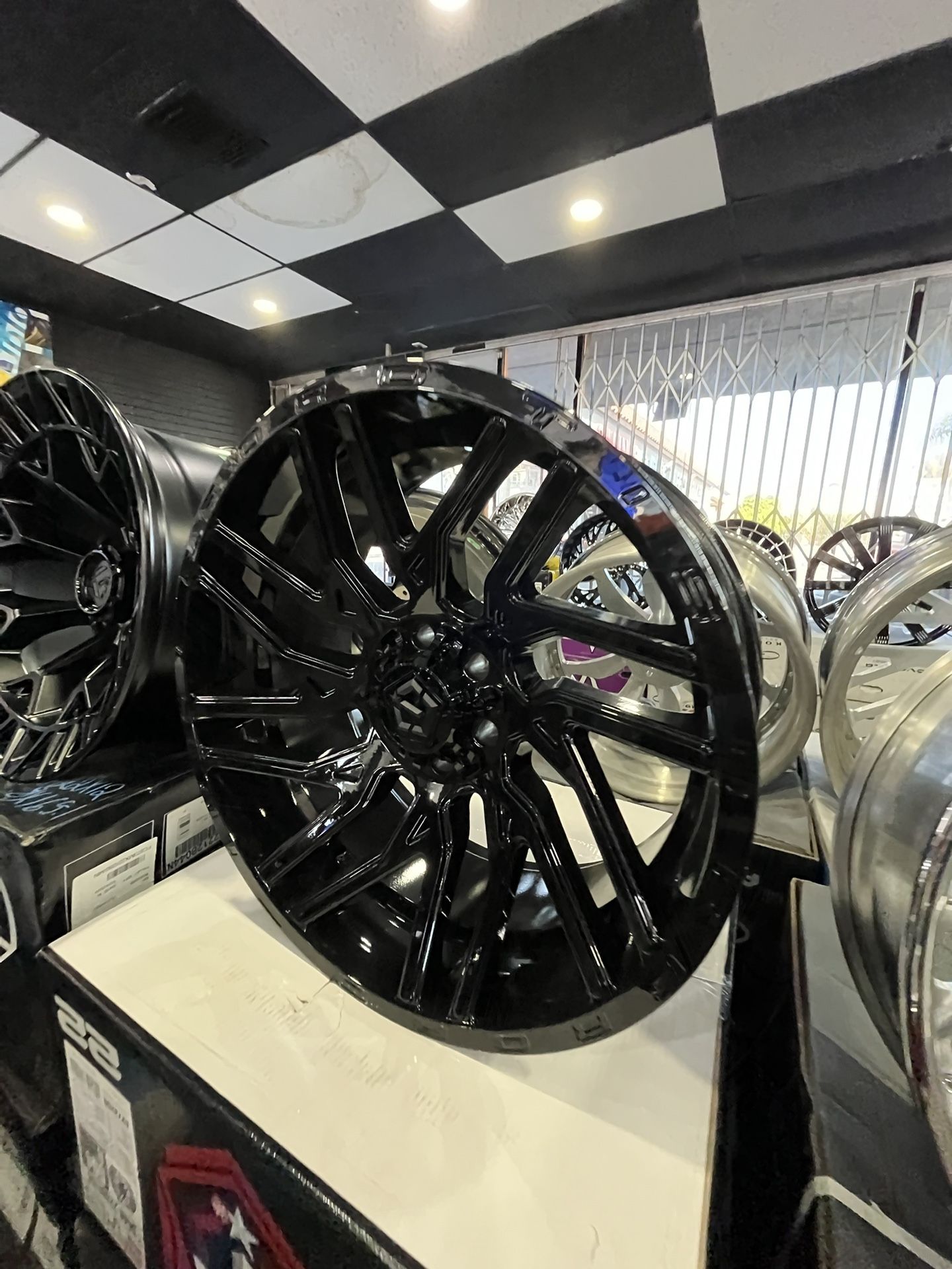 22”x10” TIS WHEELS FOR SALE!!! 6x135 / 6x139.7