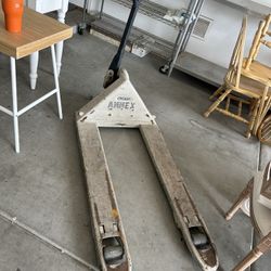 Crown Pallet Jack 