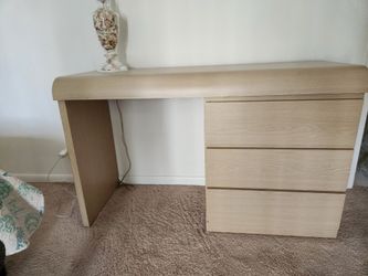 Modern waterfall desk with three working drawers