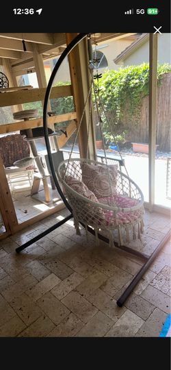 Macrame swinging chair with  round cushion