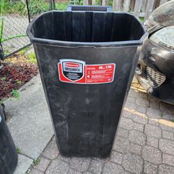 Roughneck 45 Galon Trash Can