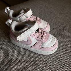 Nike Toddler Sneakers - 6c