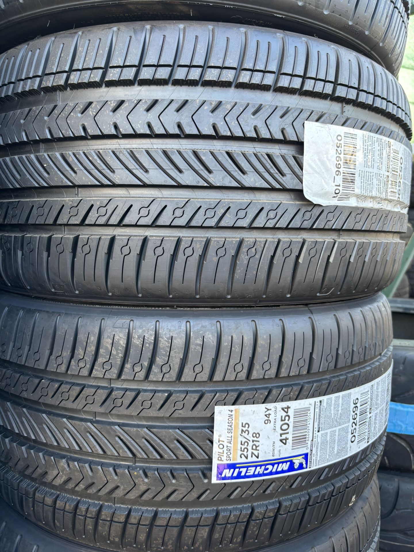 255/35/18.  MICHELIN PILOT SPORT AS.4 