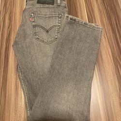 Levi’s Jean Size 29x32                                   N
