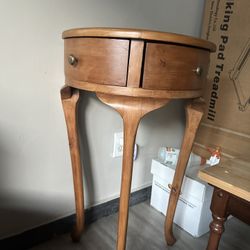 Set (2) Matching Side Table End Table 