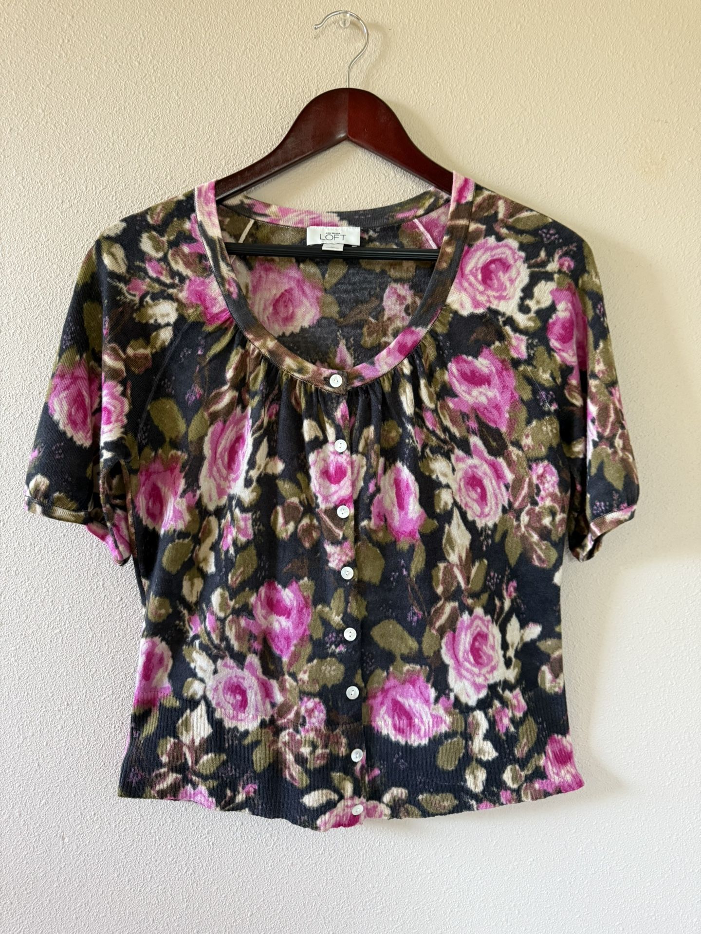LOFT floral sweater M size brand new (tiny damage on the back side but i fixed)