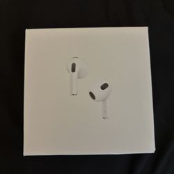Apple AirPods (3rd Gen) Wireless Earbuds, Lightning Charging Case