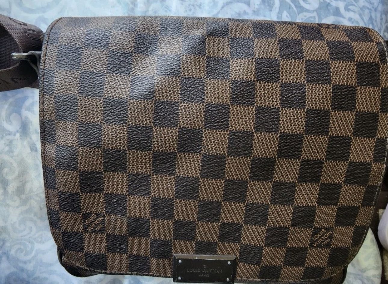 Louis Vuitton Messenger Bag