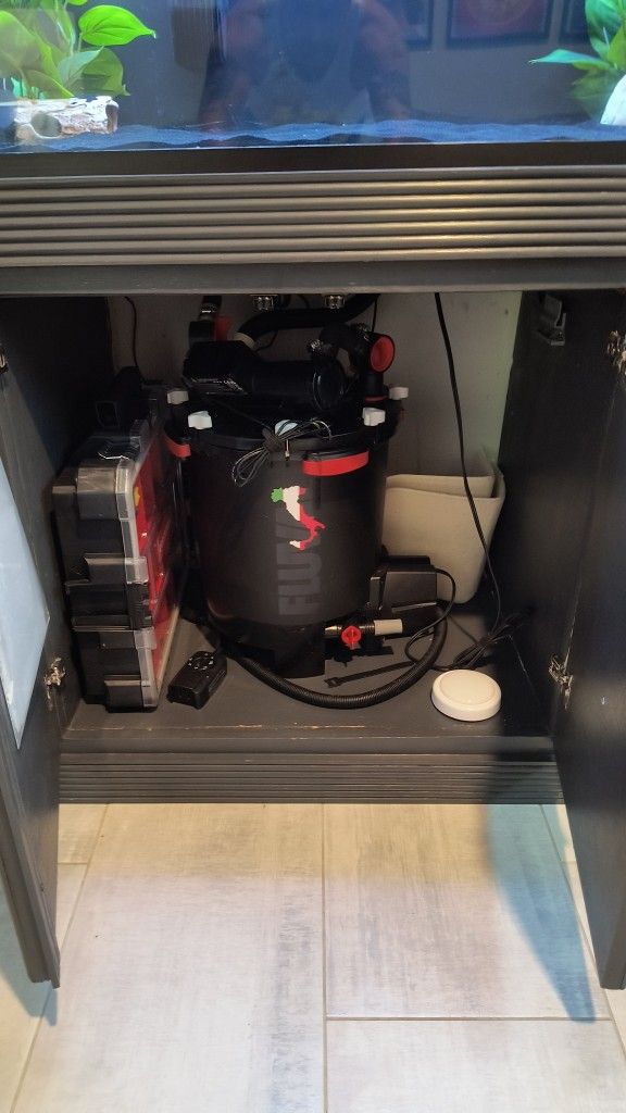 Fluval fx6 canister filter 400 gallon.