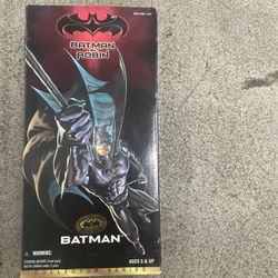  The Kenner Batman and Robin Special Edition Collector Series Batman Figure features the iconic character of Robin from the popular Batman and Robin T