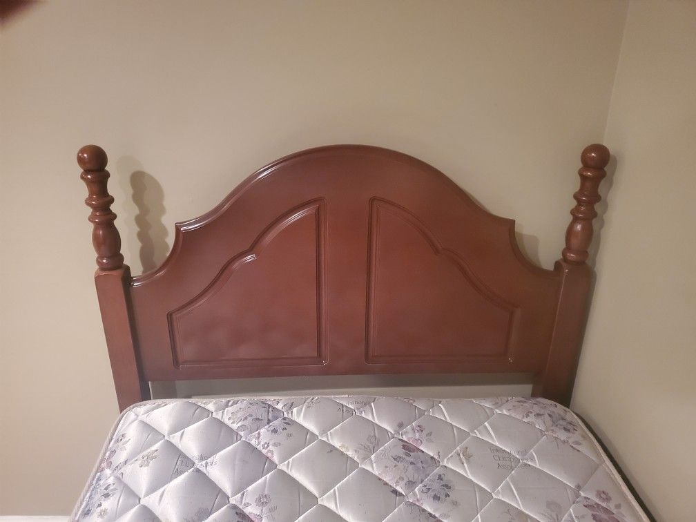 Twin Bed Free***