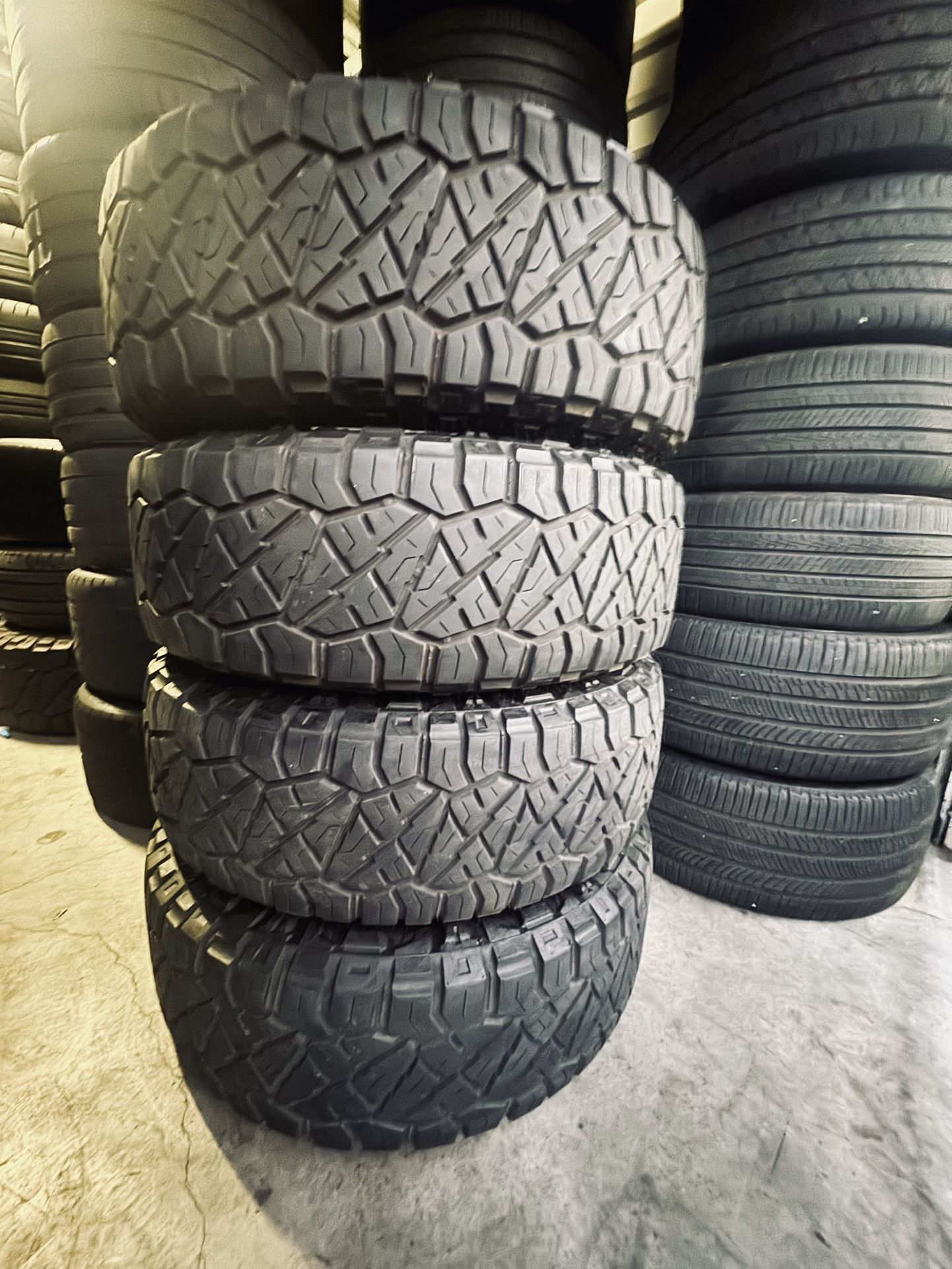 265/70/17 Nitto Ridge Grappler 80-90% Tread (4)