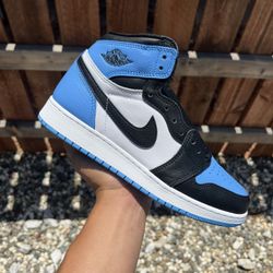 Jordan 1 High UNC Toe (Size 4Y)