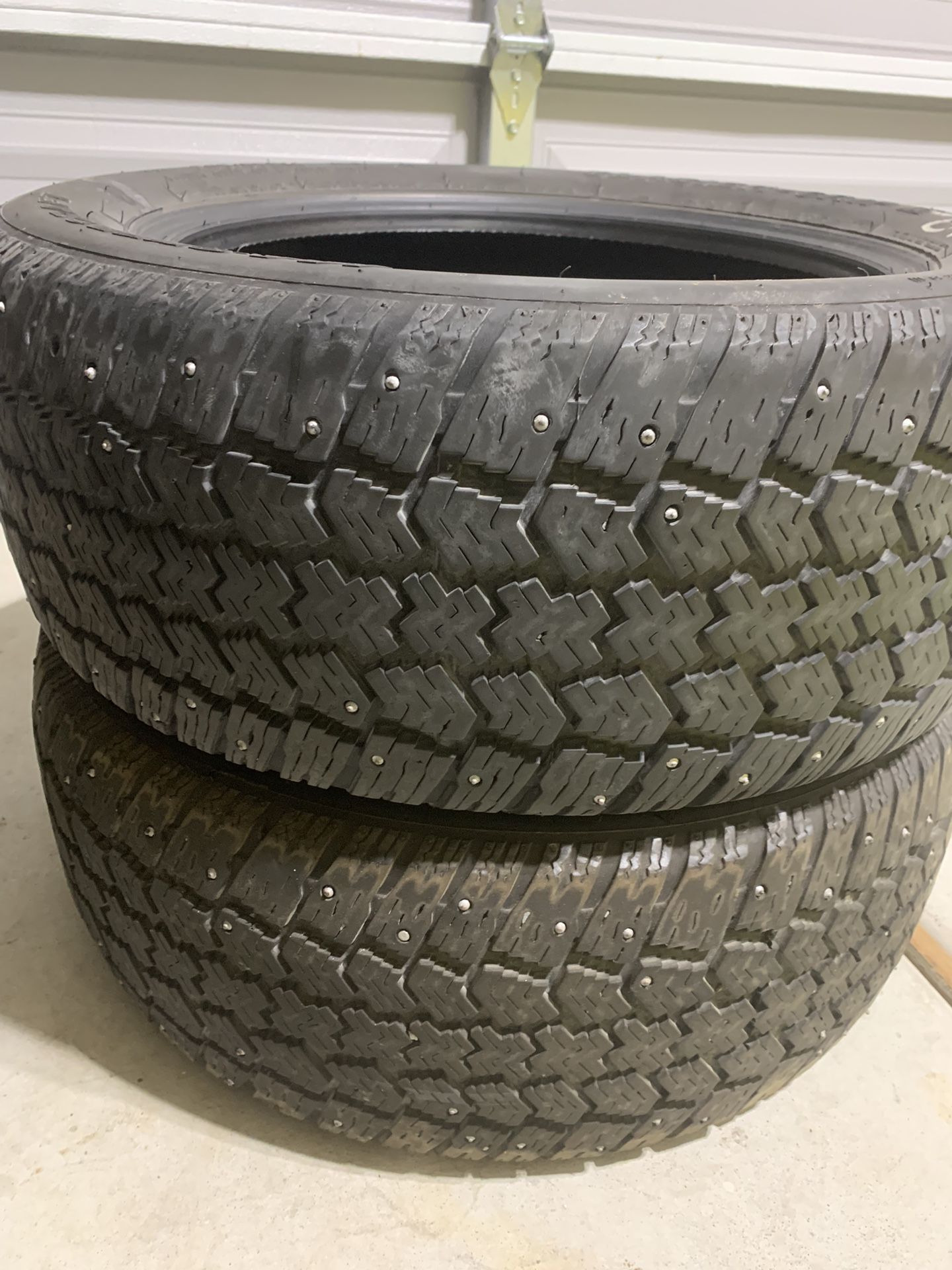 2 Studded Tires Mastercraft Glacier-Grip II 205/55/R16