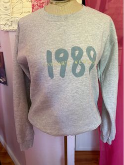 Taylor Swift Official Merch 1989 Taylor's Version Crewneck Small