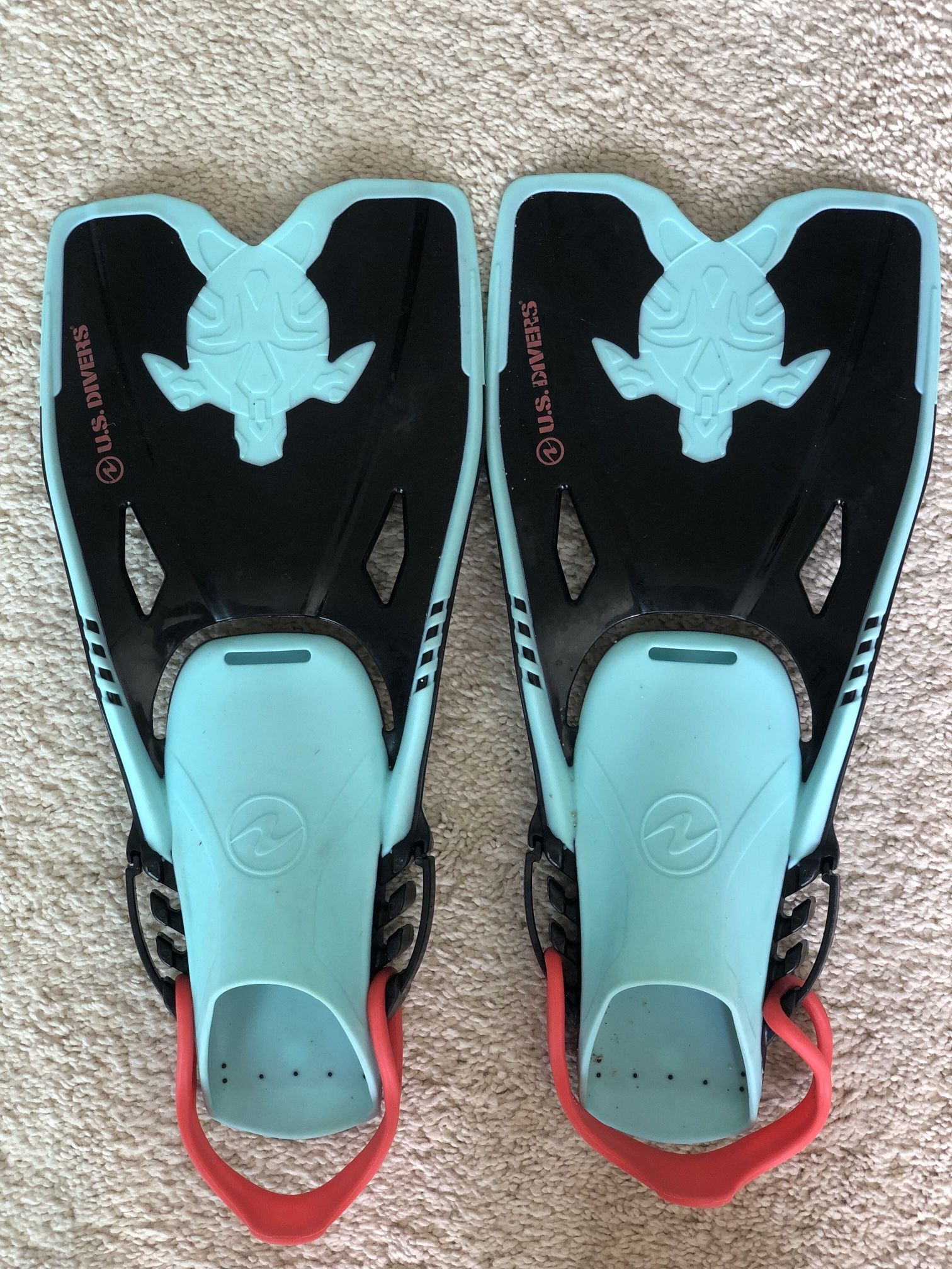 Fins (scuba, diving, body surfing, boogie boarding)