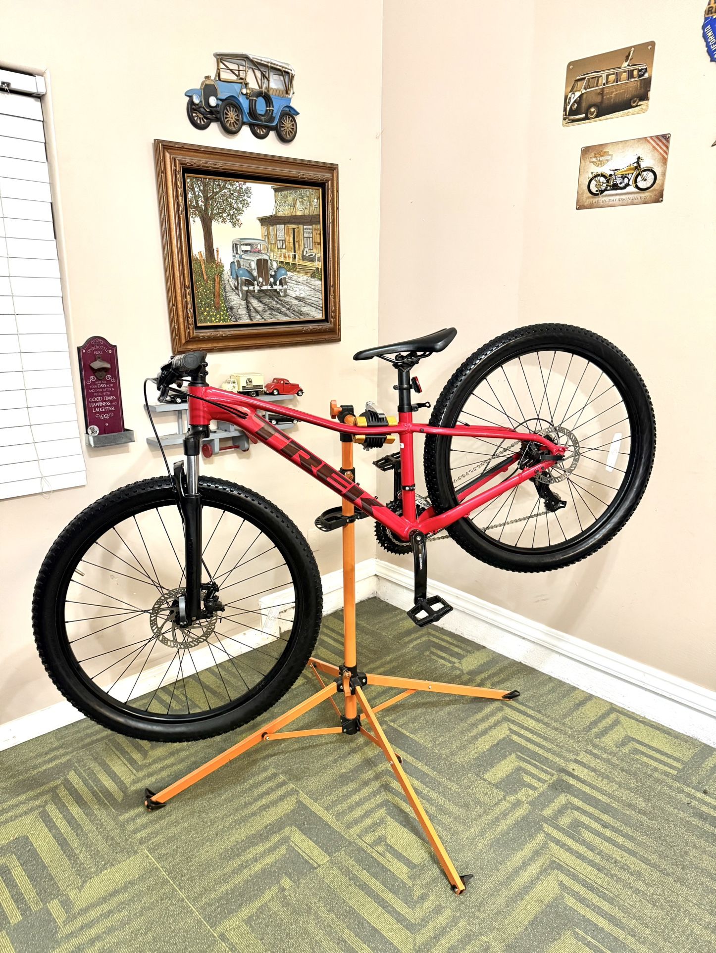 Trek Marlin 4 Mountain Bike 27.5”