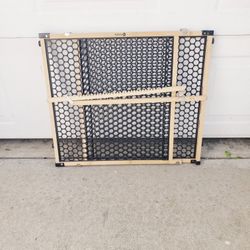 Safety Gate In Excellent Condition 