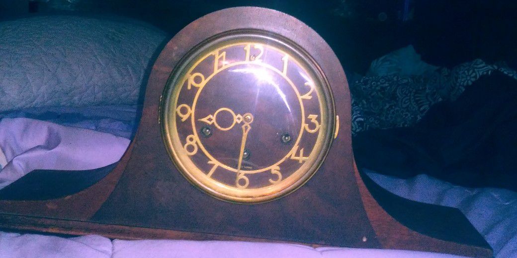  1948 Seth Thomas Mantle Clock Wind &  Chimes