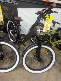 Magnum Pilot Step Thru Electric Bike